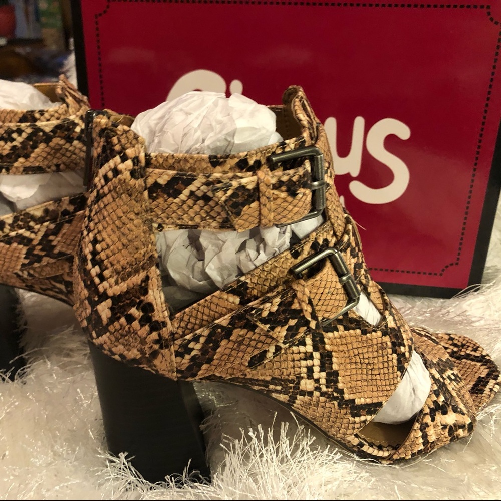 Ezra Dress Sandals 👡 - Picture 9 of 11